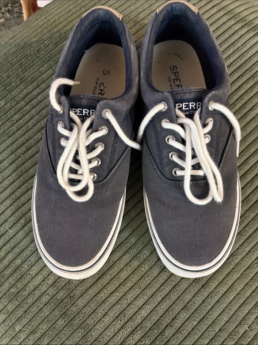 Sperry Men’s Navy Canvas Boat Shoes with White Laces